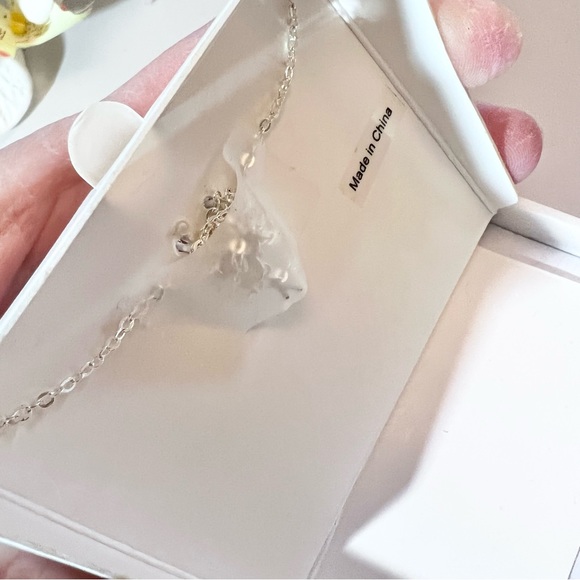 Silver Plated Heart Diamond Center Necklace NIB - Picture 3 of 6